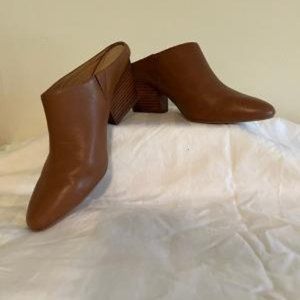 Camel brown leather clogs 6.5M like new